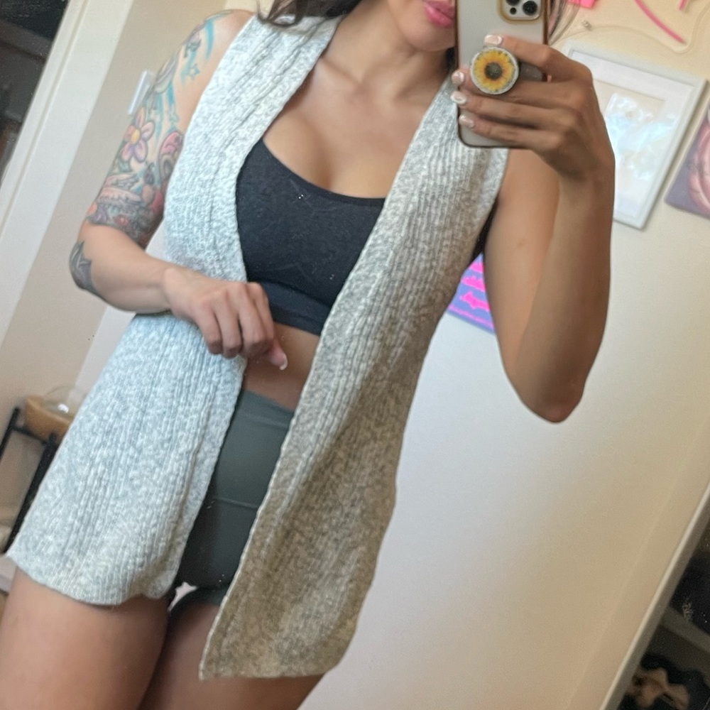 Gap sweater vest